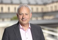 Portrait Dr. Dietmar Kretz