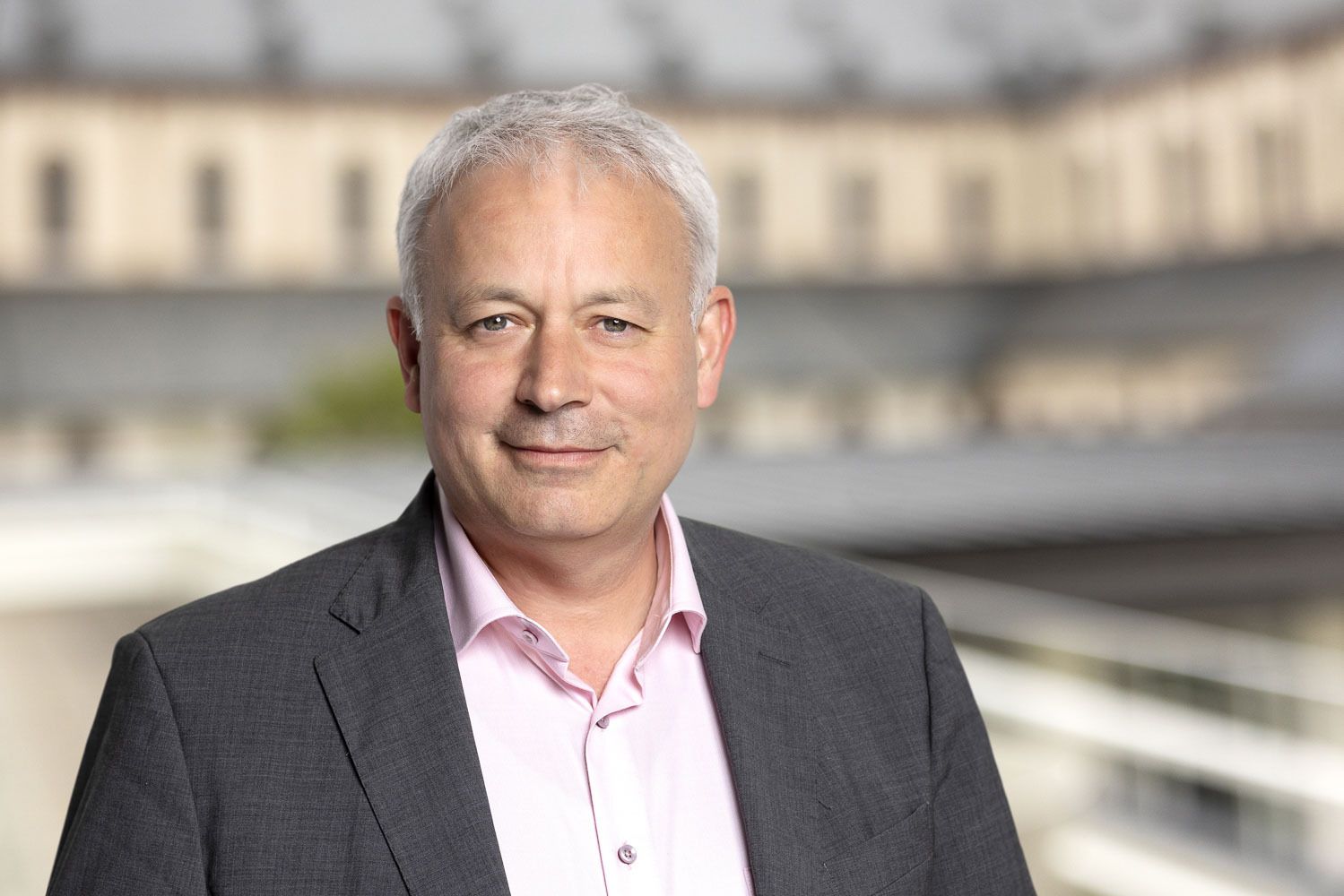 Portrait Dr. Dietmar Kretz